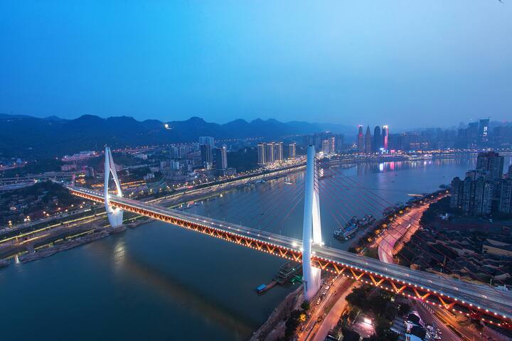 夜幕降临下的重庆美景