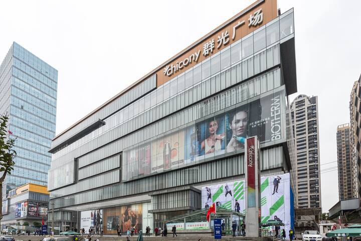 可以从群光广场商场里进入 也可以从外面