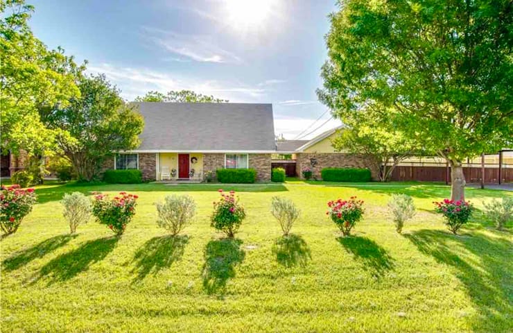 cozy country-style on the outskirts of fort worth