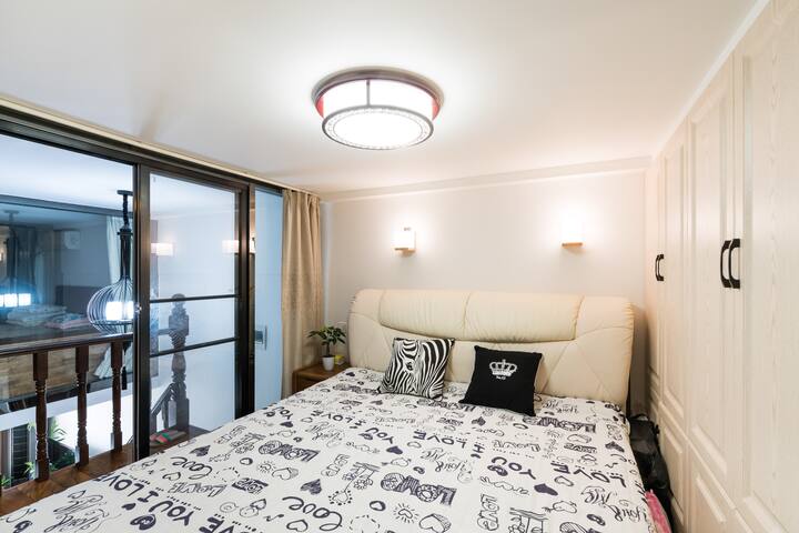 嘉定地铁11号线,直达迪士尼,温馨雅致整洁卫生的中式豪华房间