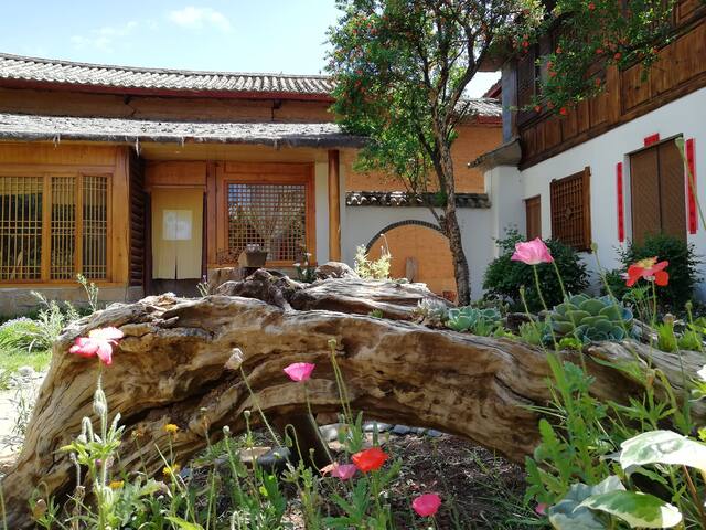 大理沙溪古镇小野家客栈,稻田边的乡村民宿(景观大床房~静谧)