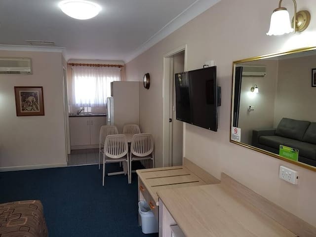 family suite(adjoining room)