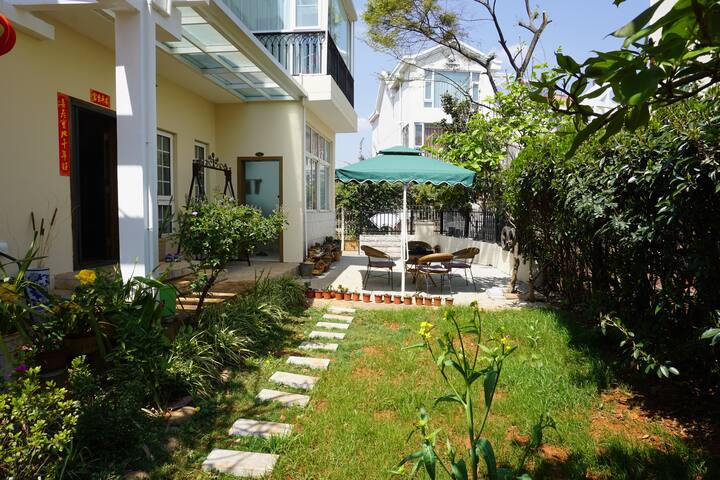 昆明滇池观景大坝.三层别墅.紫藤小筑.露台大床房