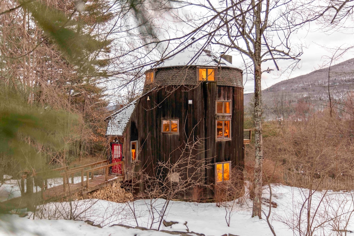 Cozy Silo with Sunset Views