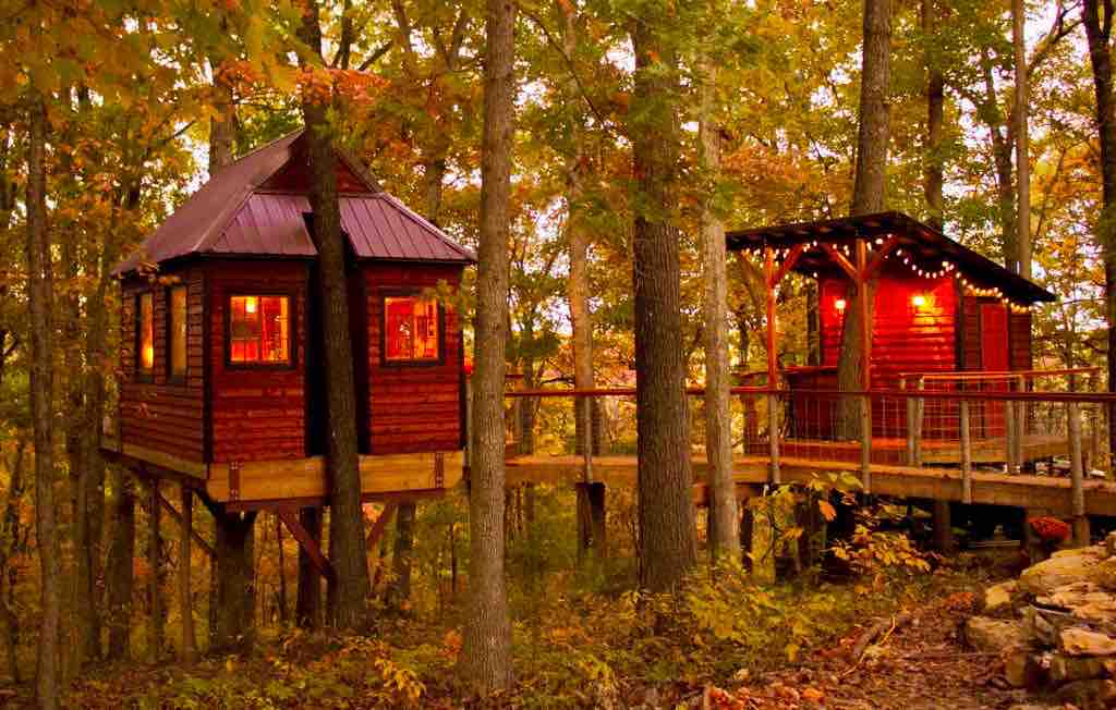 The Getaway Treehouse & Jacuzzi Bath House