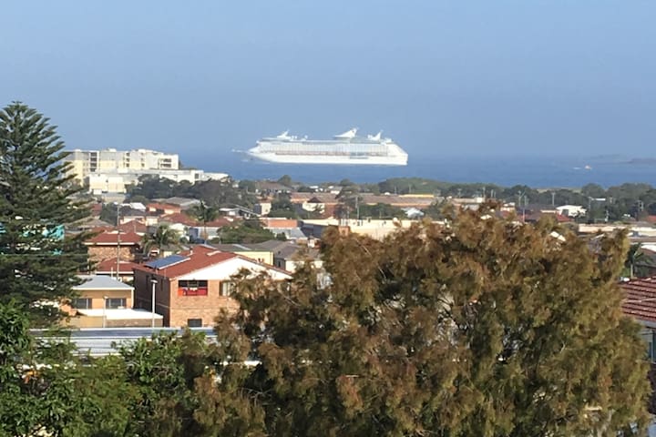 卧龙岗（Wollongong）的民宿