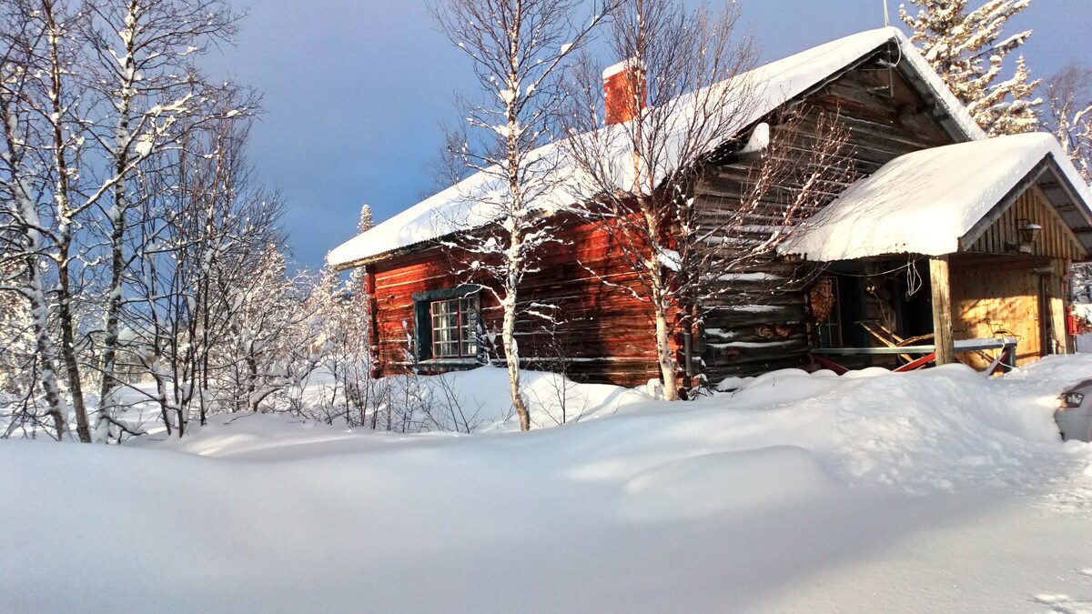 Charmig och genuin fjällstuga  i Vemdalen.