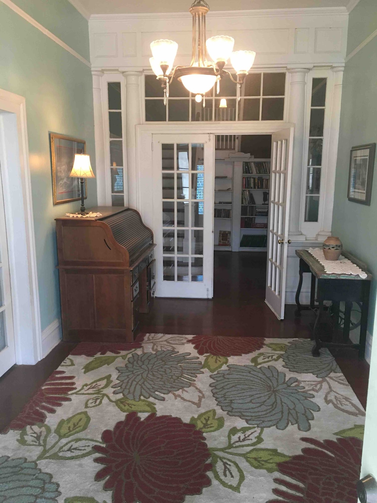 Historical 1890 large upstairs 2 BR, bath, kitchen