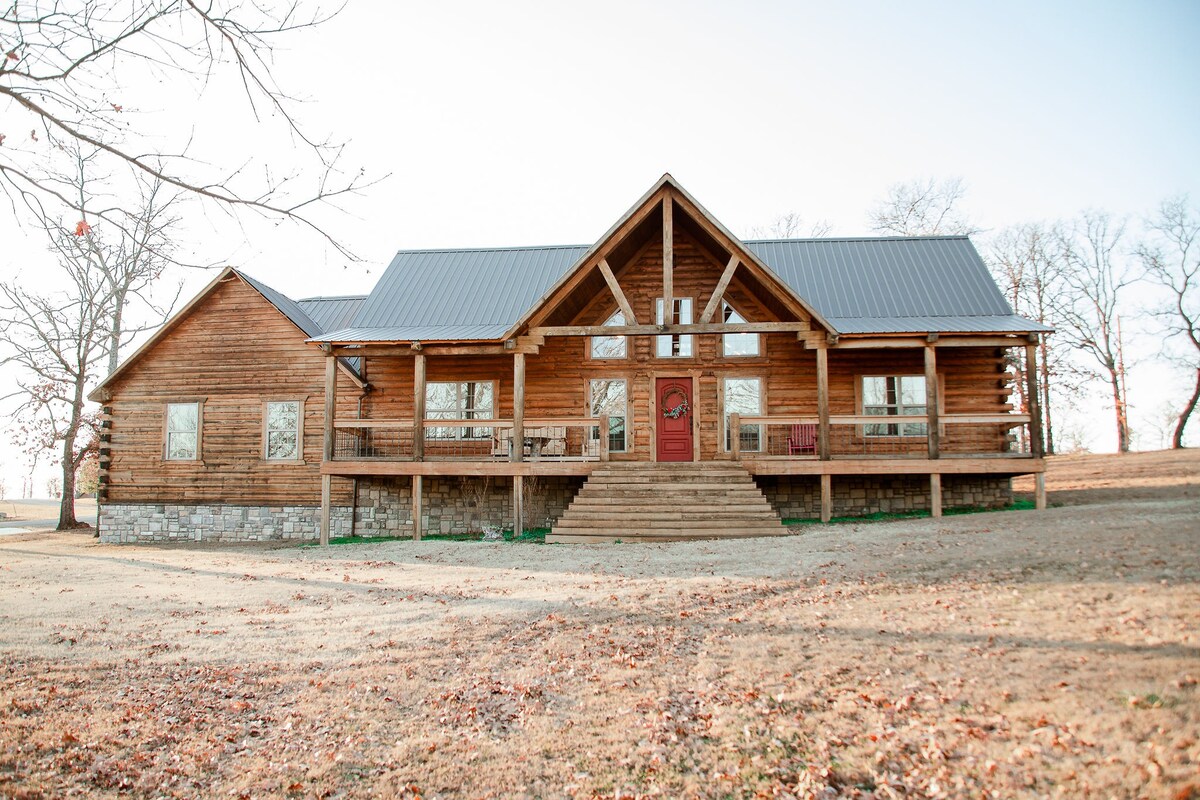 Little Lodge Near Lake Tenkiller