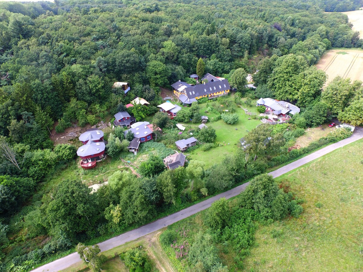 Feriehus "Troldebo"  i den vilde Bornholmske natur