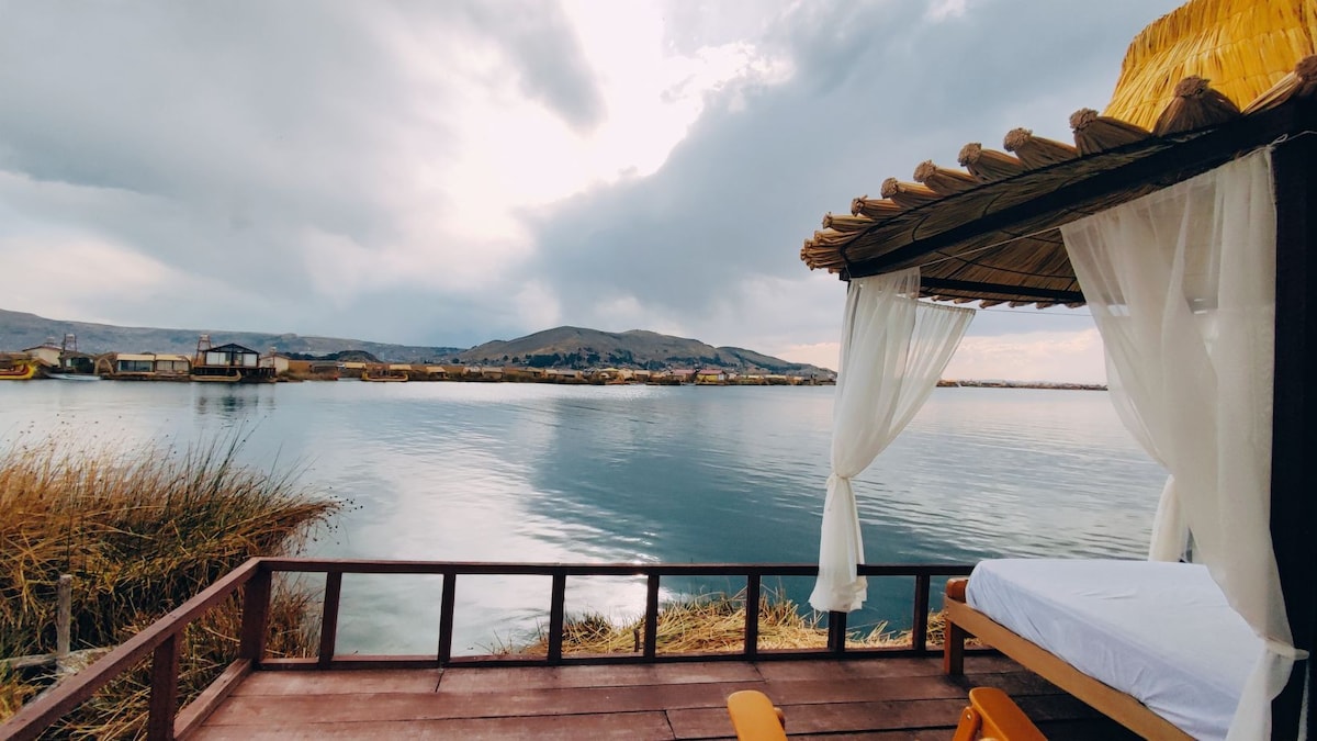 Casa flotante con vista Panorámica en Los Uros