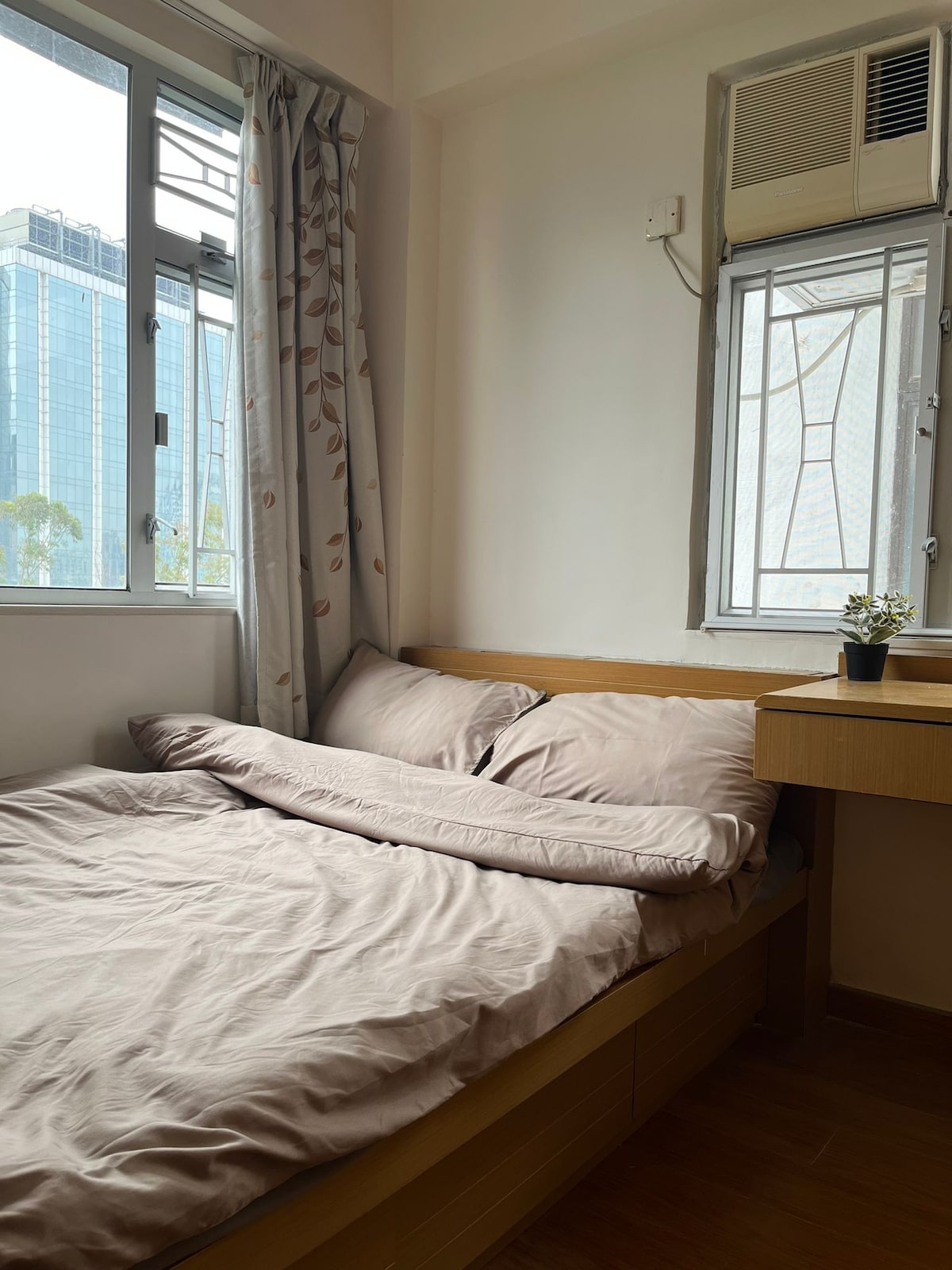 Spacious 3BR in heart of Kowloon Shopping & Sights