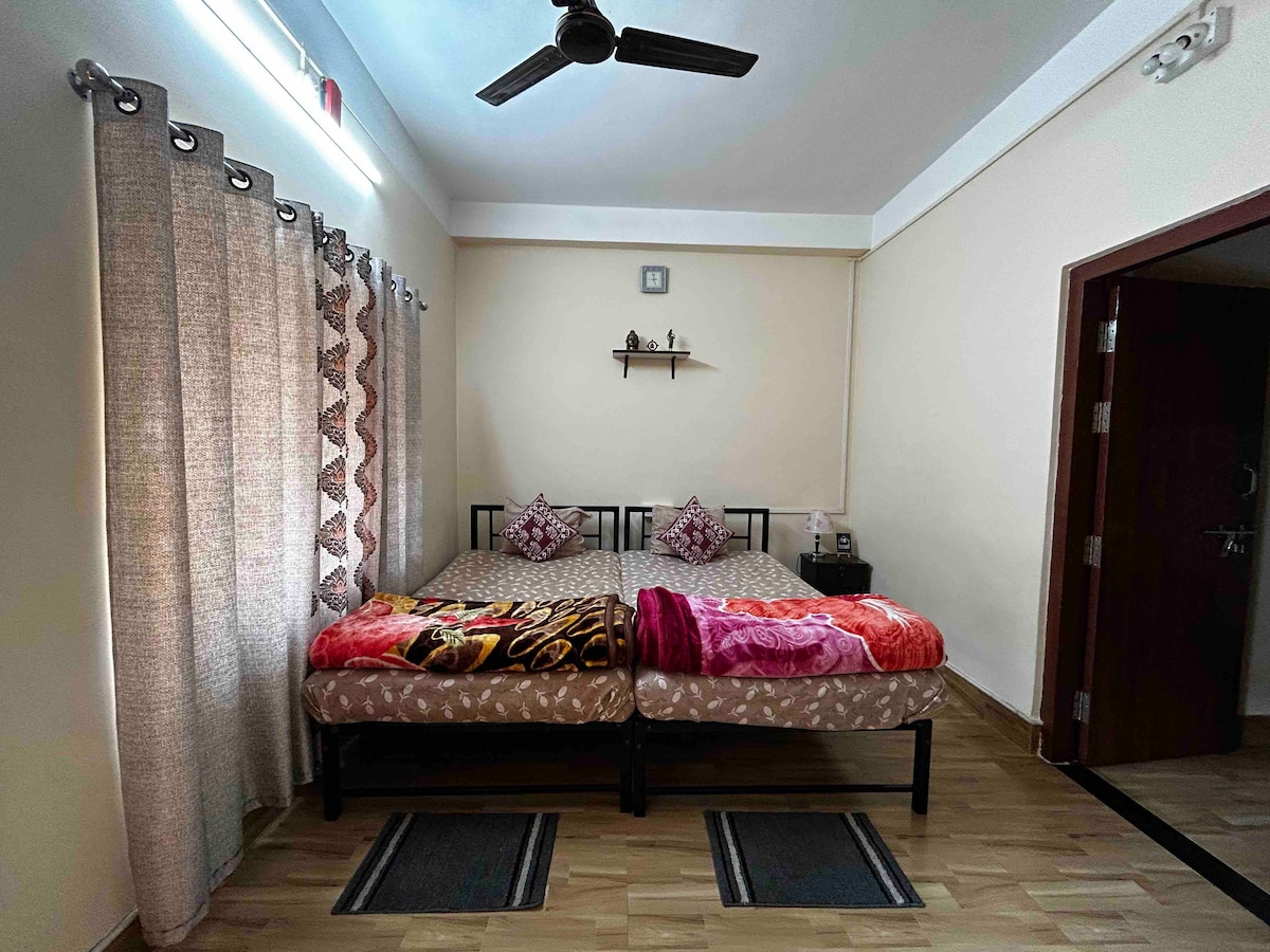 Mulaqat BnB - Twin/Double Room 1 with AC