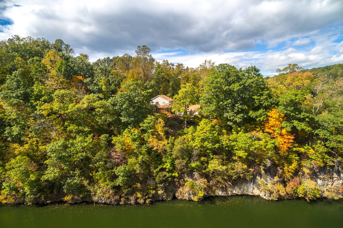 Jefferson Lodge on Claytor Lake/靠近VT & Radford