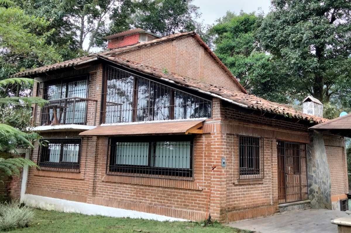 Finca las Nubes "Cabaña La Barranca"