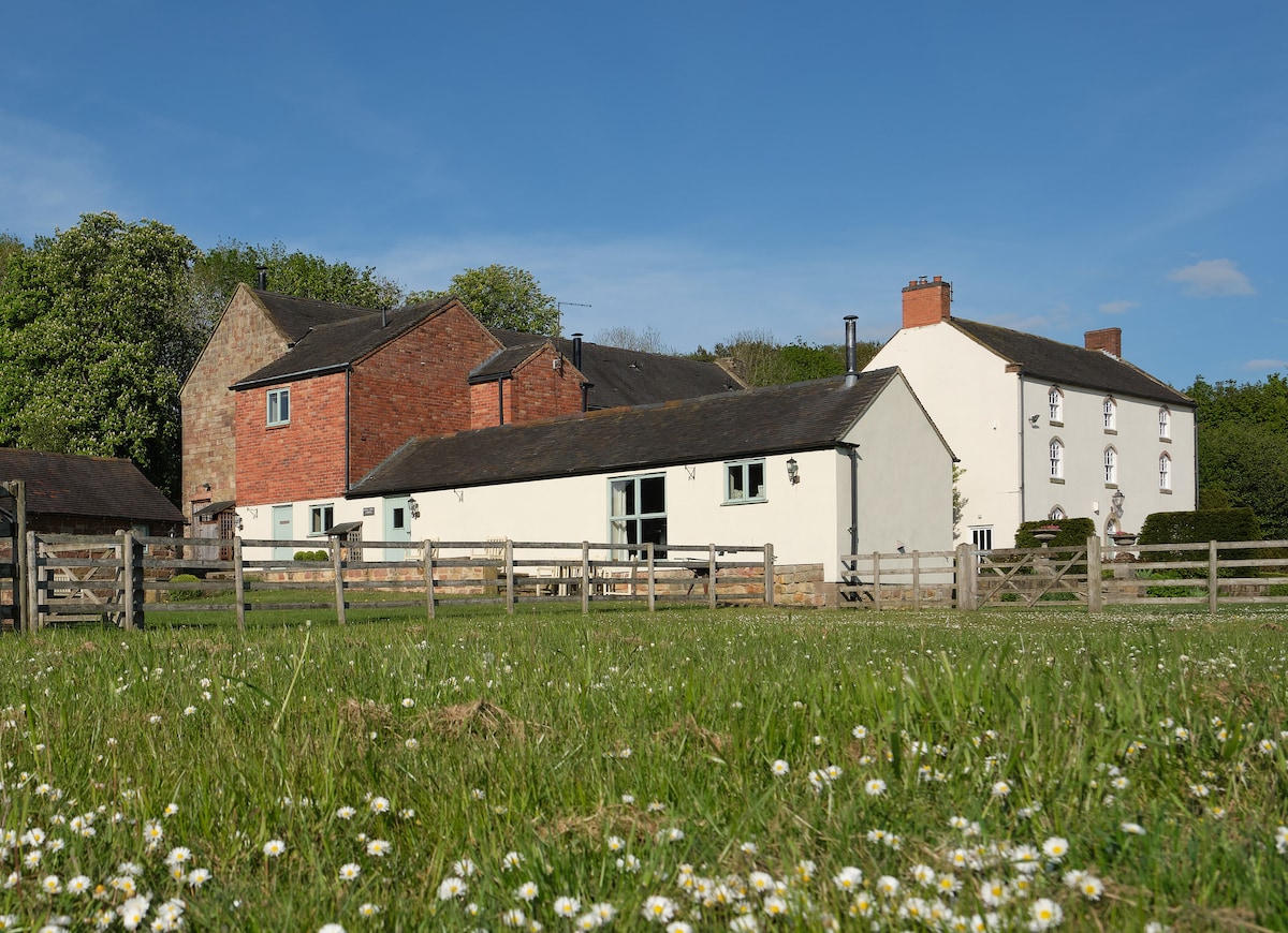 Barn Owl Lodge - A perfect rambler's retreat.