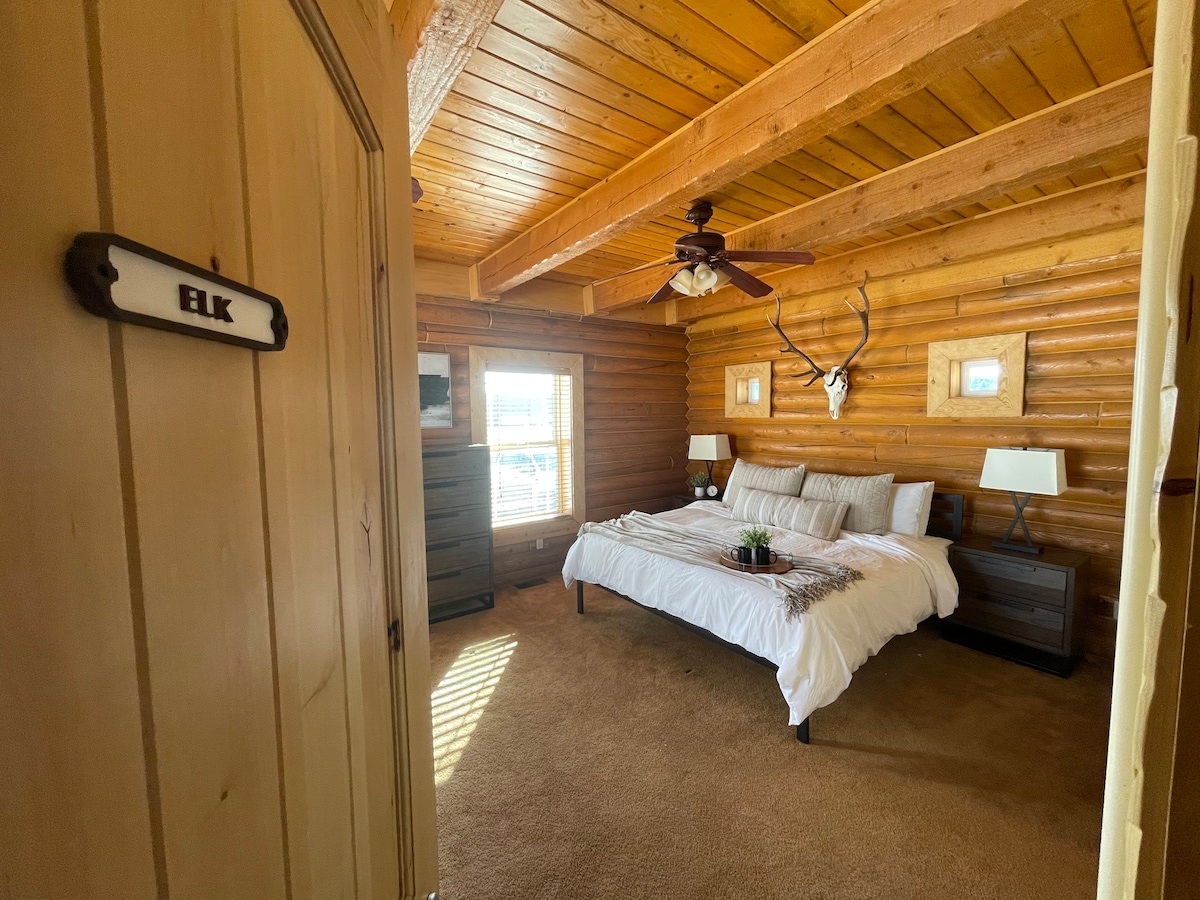 Incredible Mountain View Family Cabin, Flagstaff