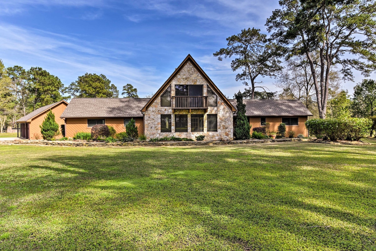 7 ½ Acre Private Ranch Home w/ Pool + Game Loft