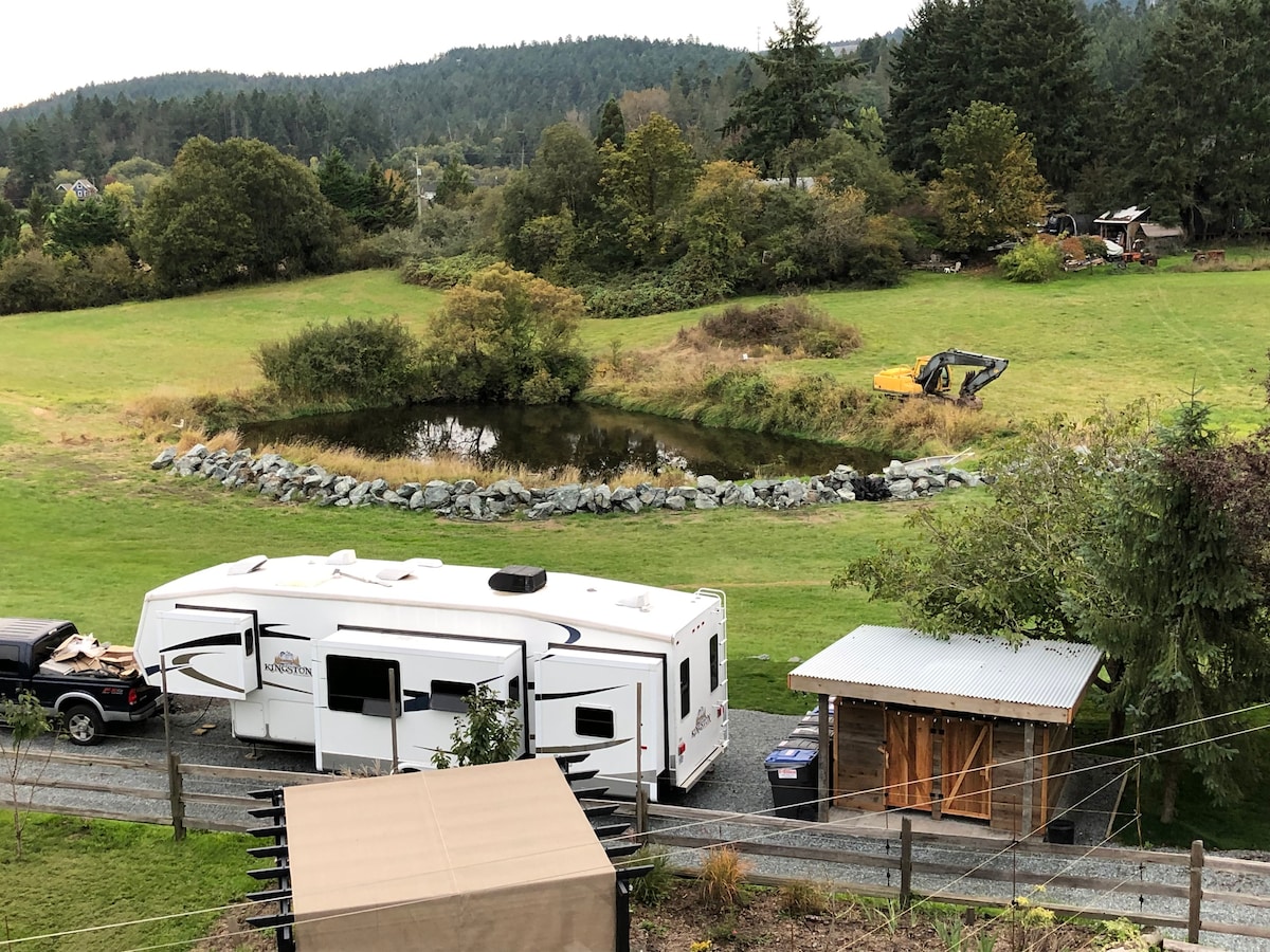 Double Dutch Farm 5th WheelTrailer