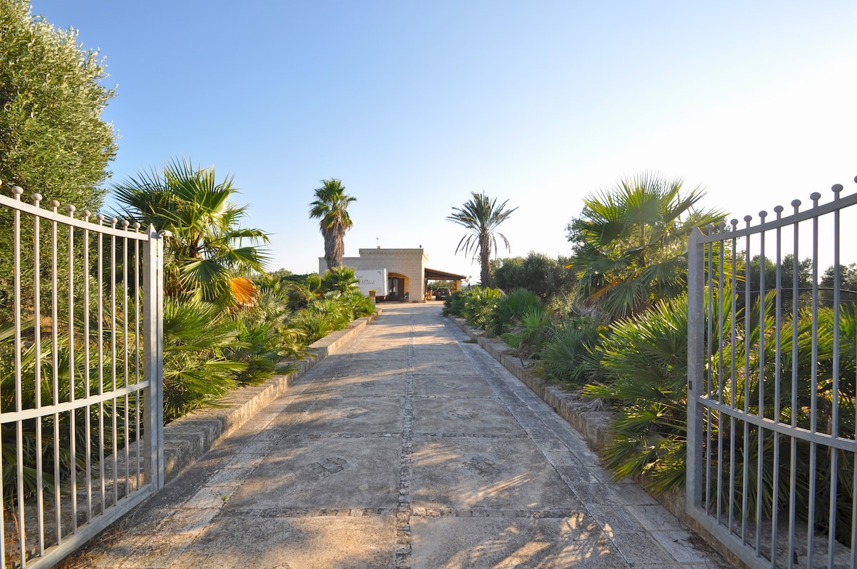 Renovated Trullo just a few meters from the sea