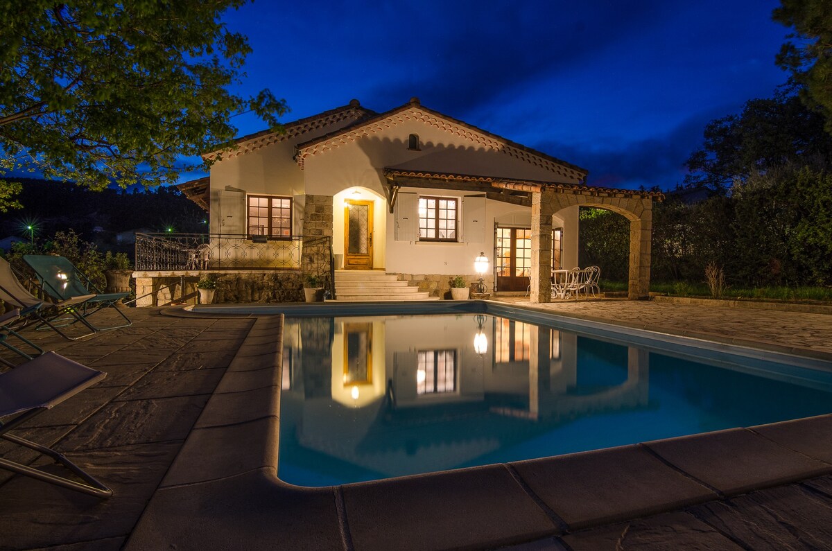 Villa  climatisée, avec piscine en Sud-Ardèche