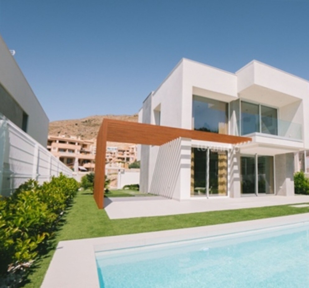 Stunning Modern 3 Bedroom Villa with Pool