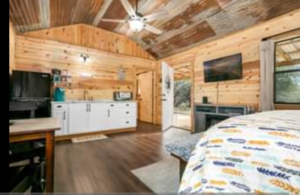 Twisted Oak Farmstay Cabin Deer Stars