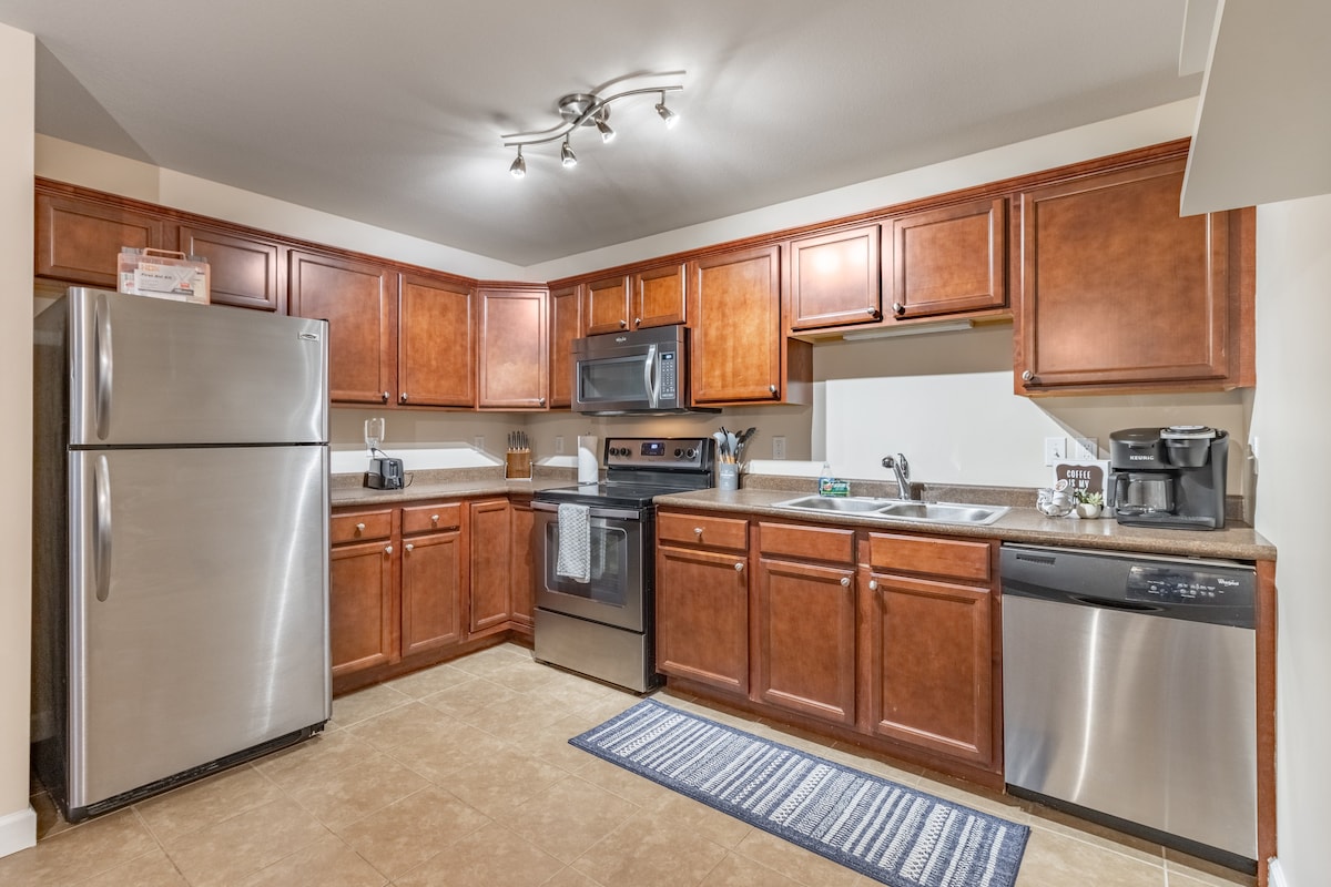 ConTemporary Stay in Central Peoria