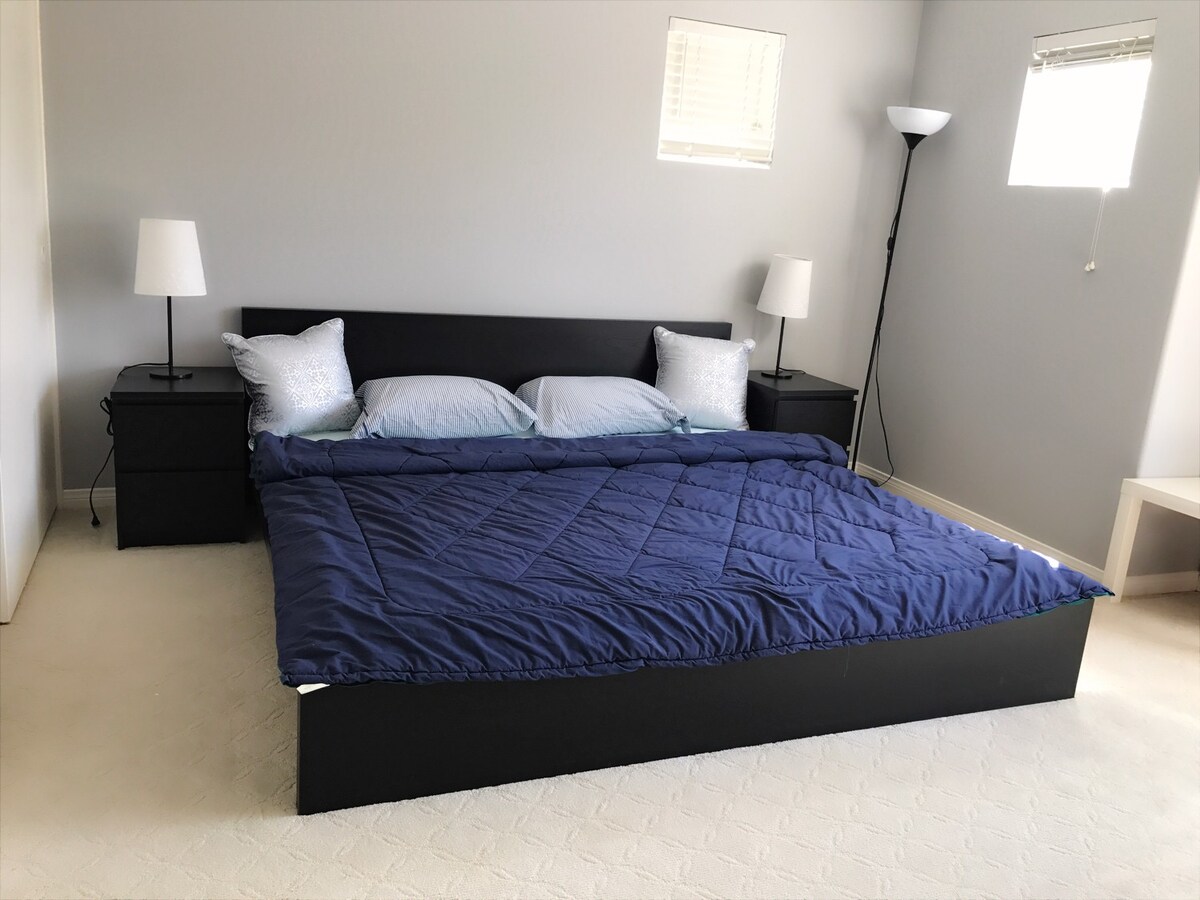 Rowland Heights King size bed 独立房间带卫浴