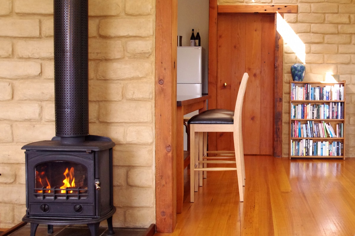 Lyrebird Cottages, Mountain Ash, Yarra Valley