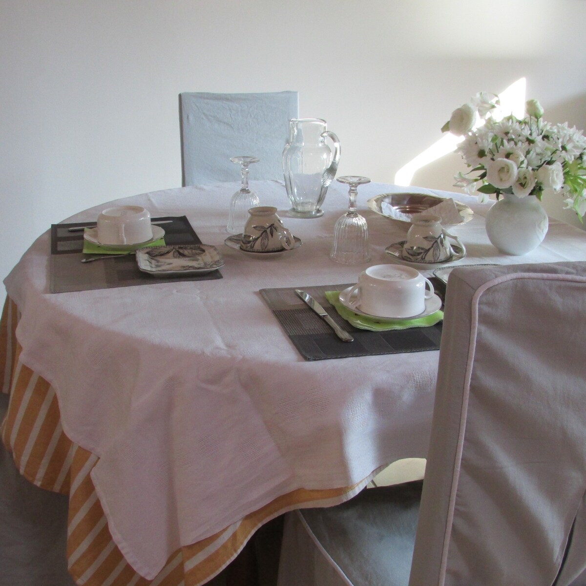 「Maison de Charme」，提供住宿加早餐服务。