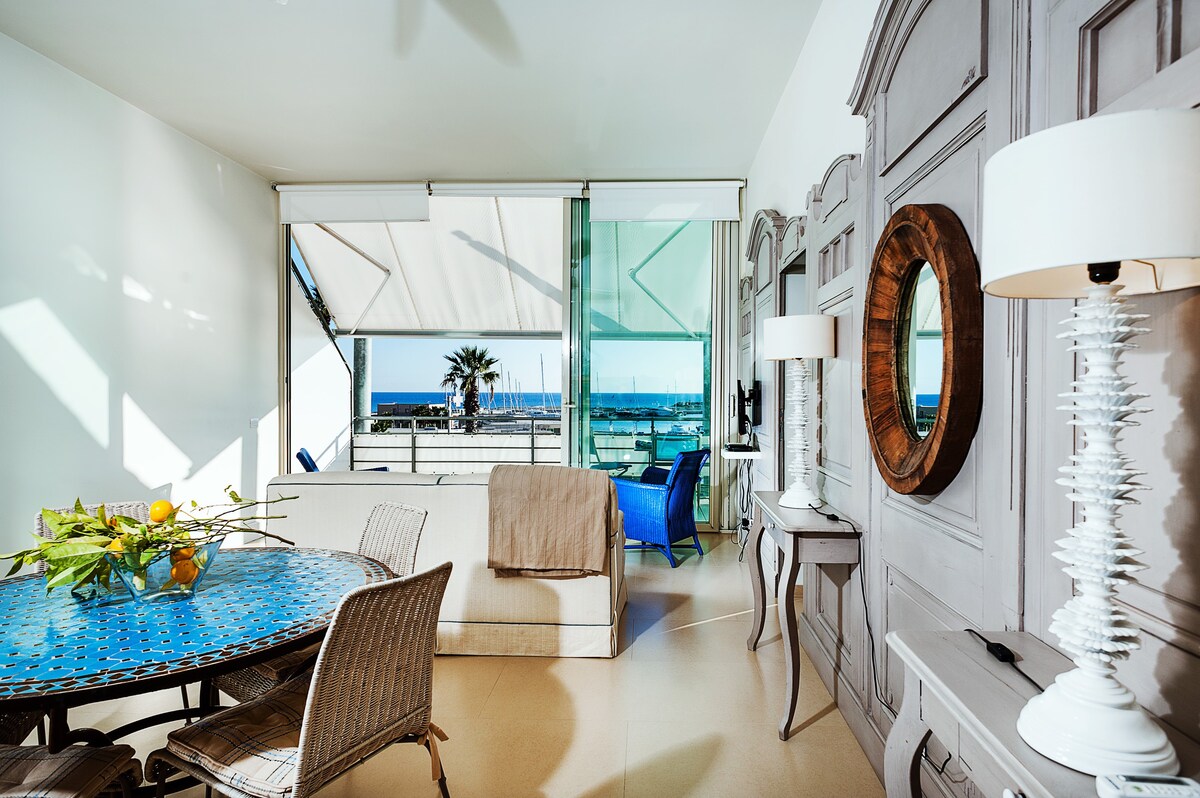 Waterfront Luxe Apartment in Marina di Ragusa