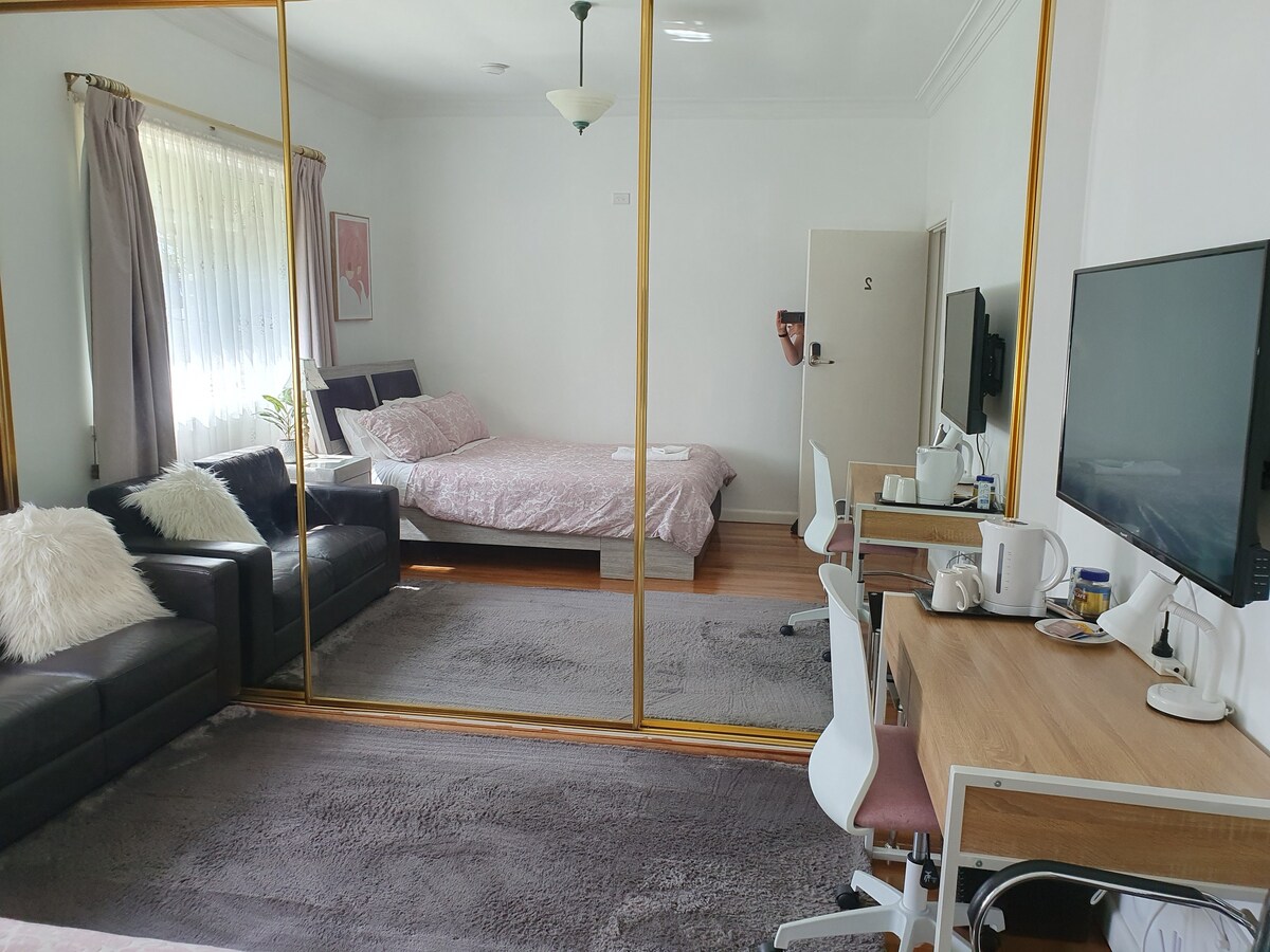 Sunbury Central Double Room