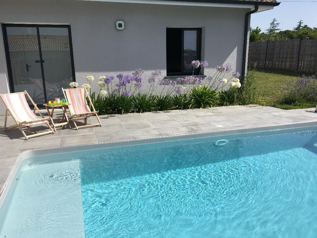 Meynac maison avec piscine au coeur des vignes