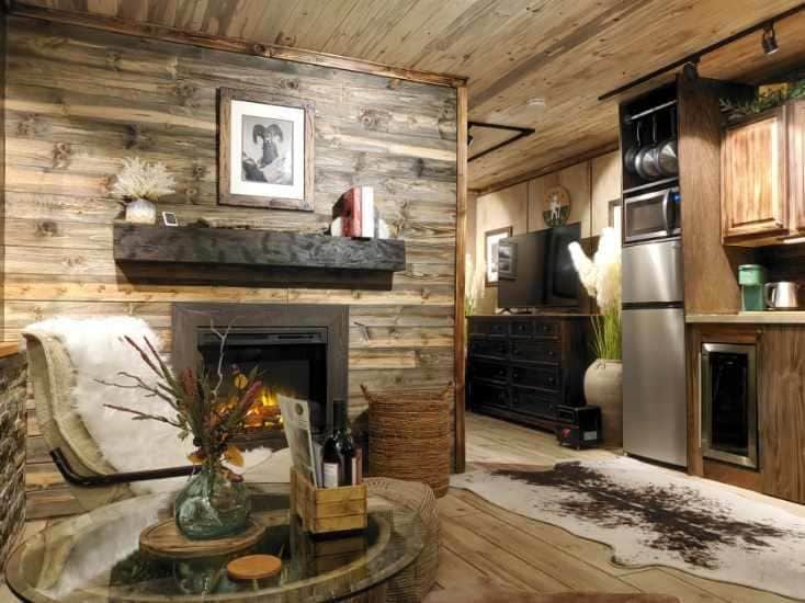 Studio Idyllwild / / Quiet modern rustic hideout.