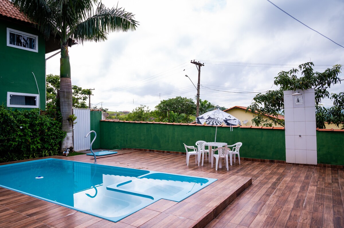 Casa familiar com piscina em Penedo RJ