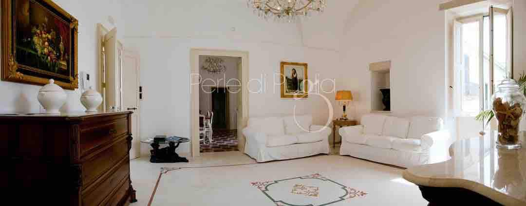 Historic maison in Palazzo Umberto 1700 Puglia apt