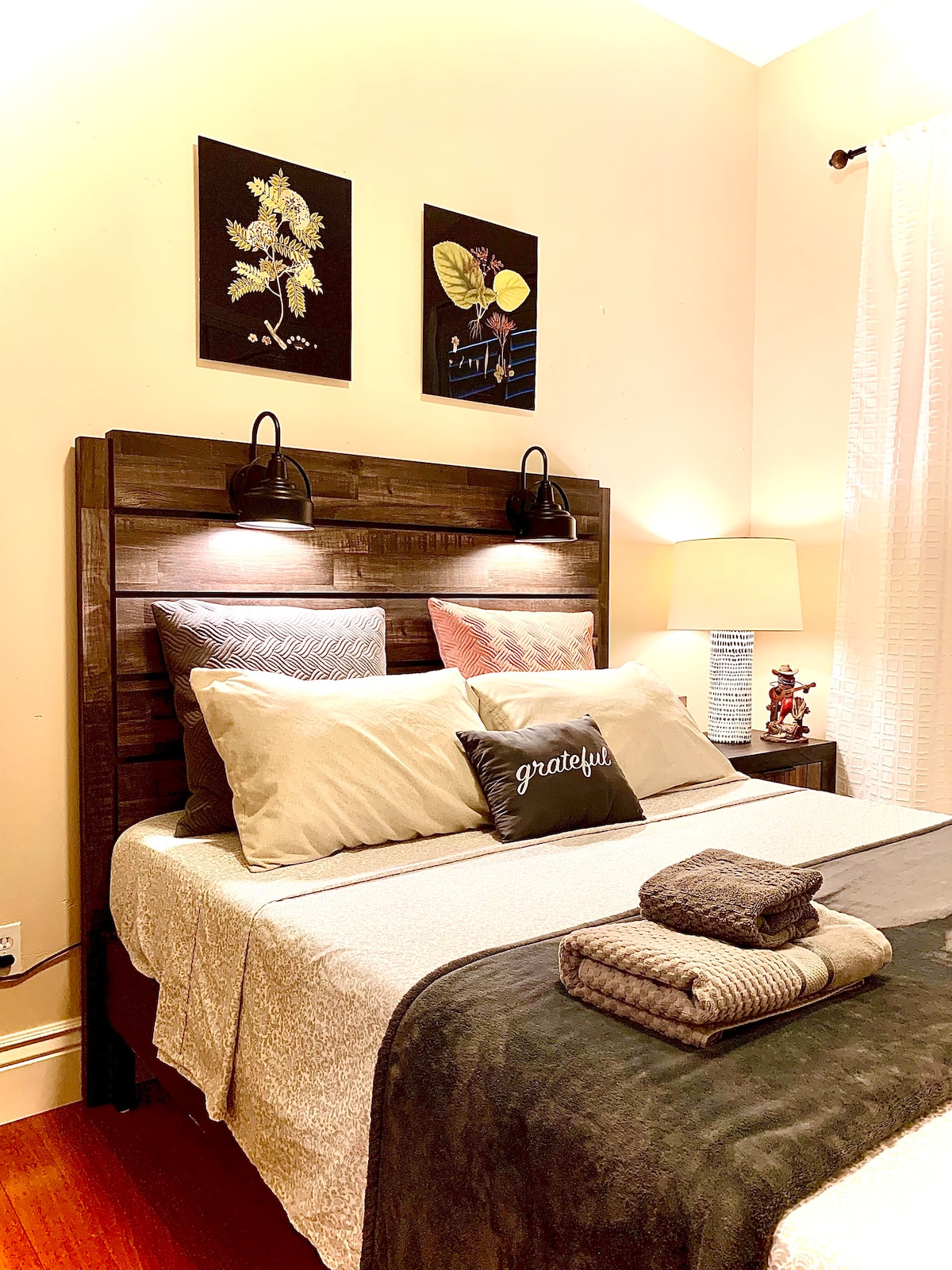Fresh Tahoe-inspired furnished bedroom