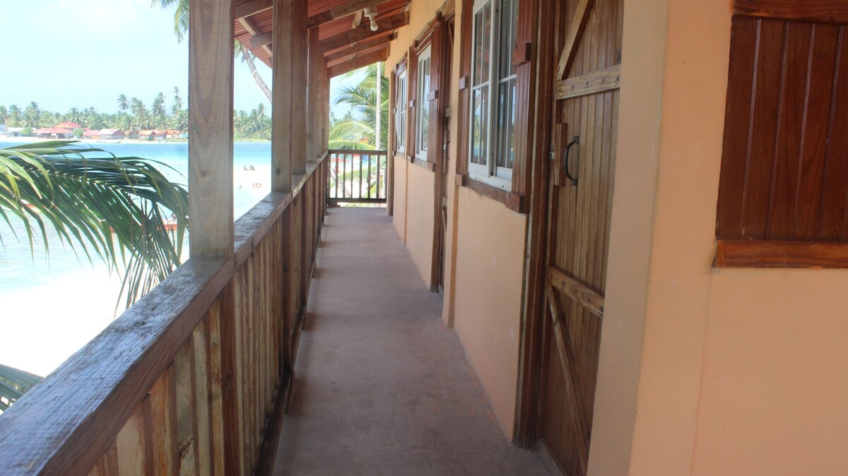 agradable cabaña en las islas paradisiacas de san blas, para realizar fojatas y pasarla increible rodeado del sonido de la naturaleza