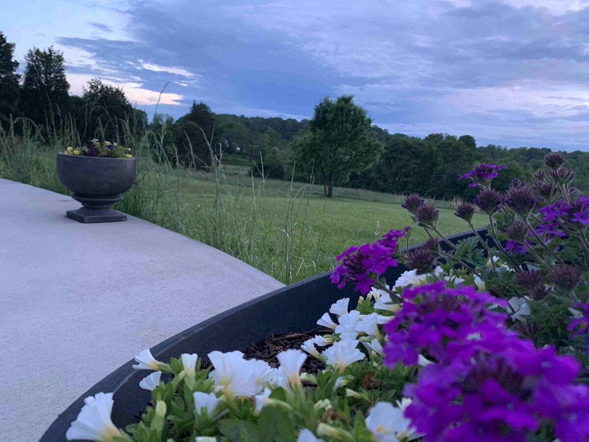 Gorgeous Farm w/private bath and self-check in