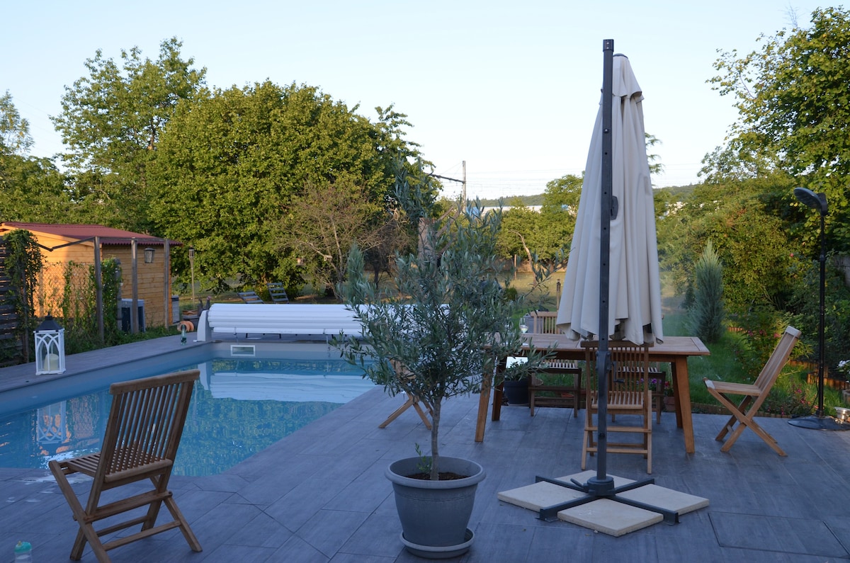 Bourgogne. Villa avec piscine chauffée