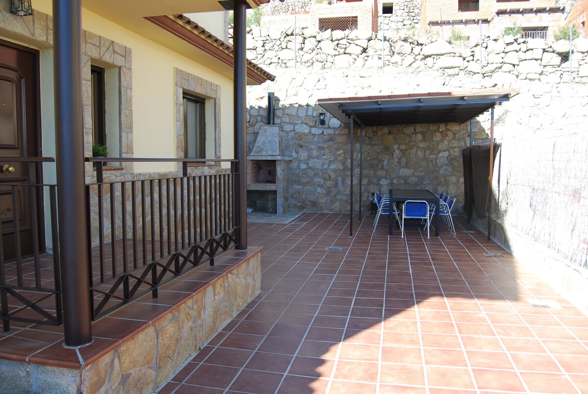 Chalet en altos de La Asomadilla (Pedro Bernardo)