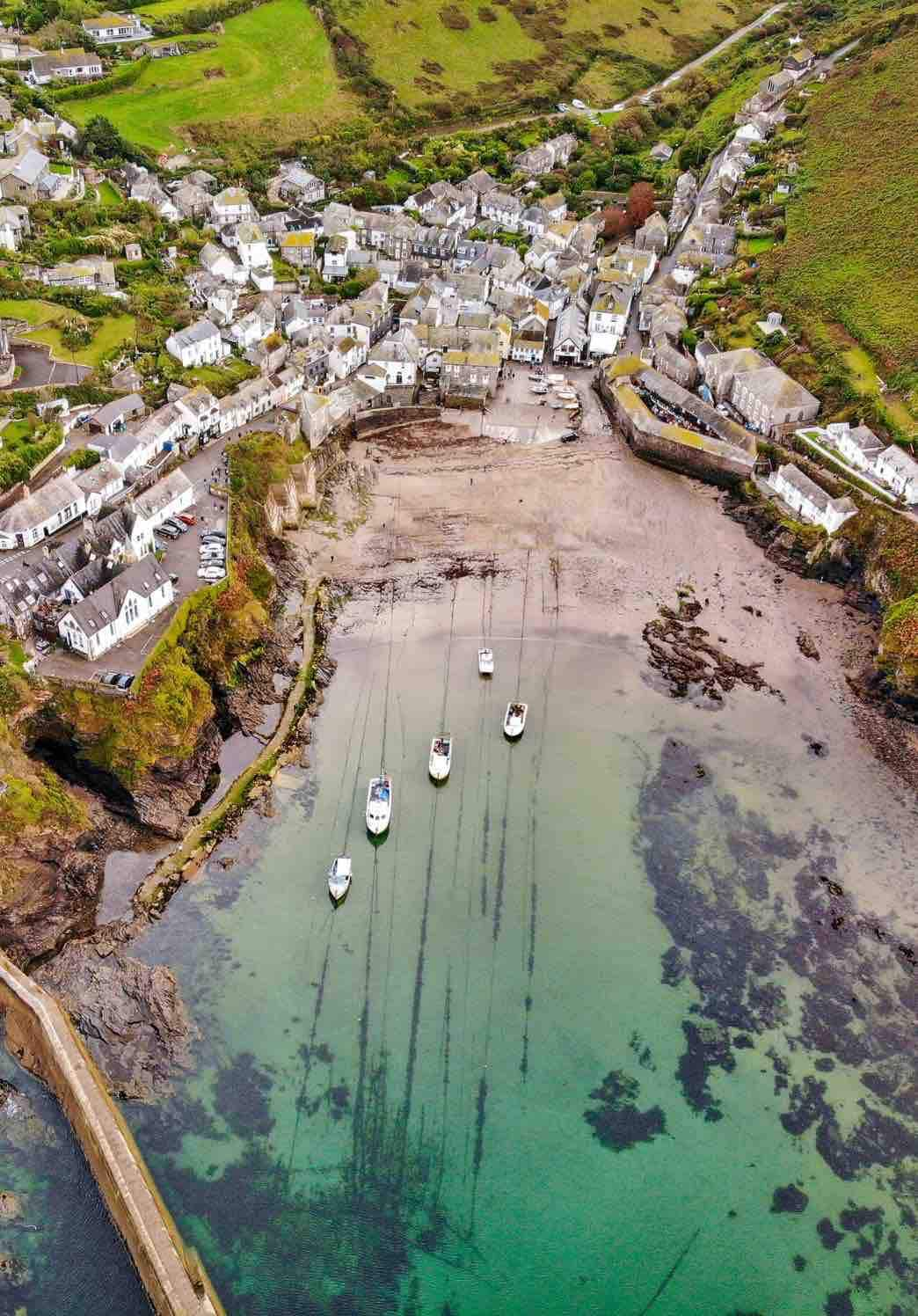 Charming harbourside cottage. Luxury renovation.