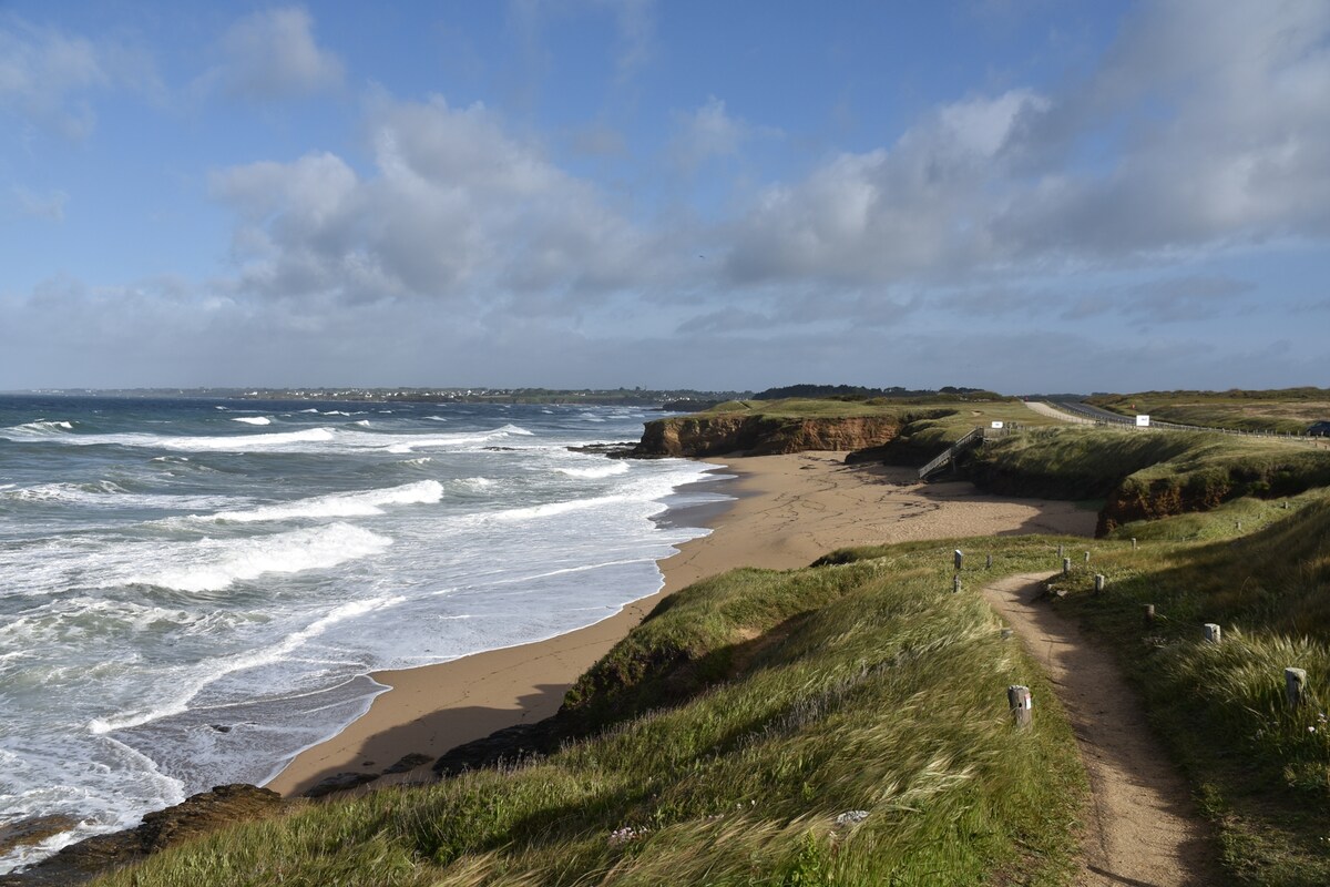 Breton longère非常靠近大海，距离海滩500米