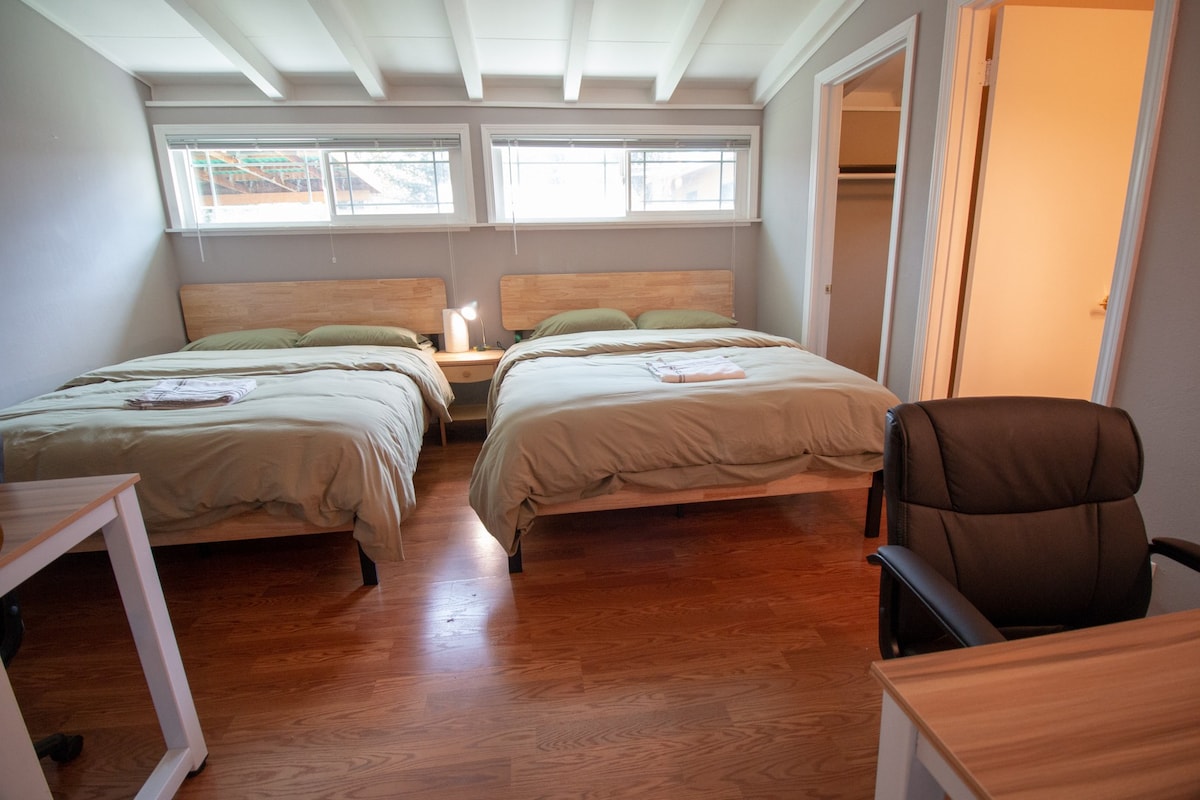 # A-Sunnyvale卧室，带私人浴室、电视和标准双人床