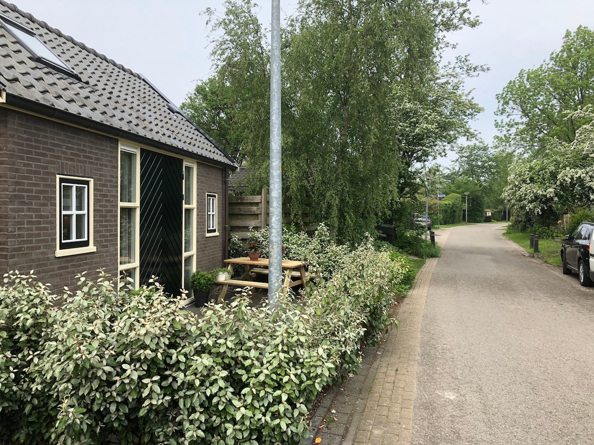 靠近阿尔克马尔（ Alkmaar ）和卑尔根（ Bergen ）的气氛小屋。