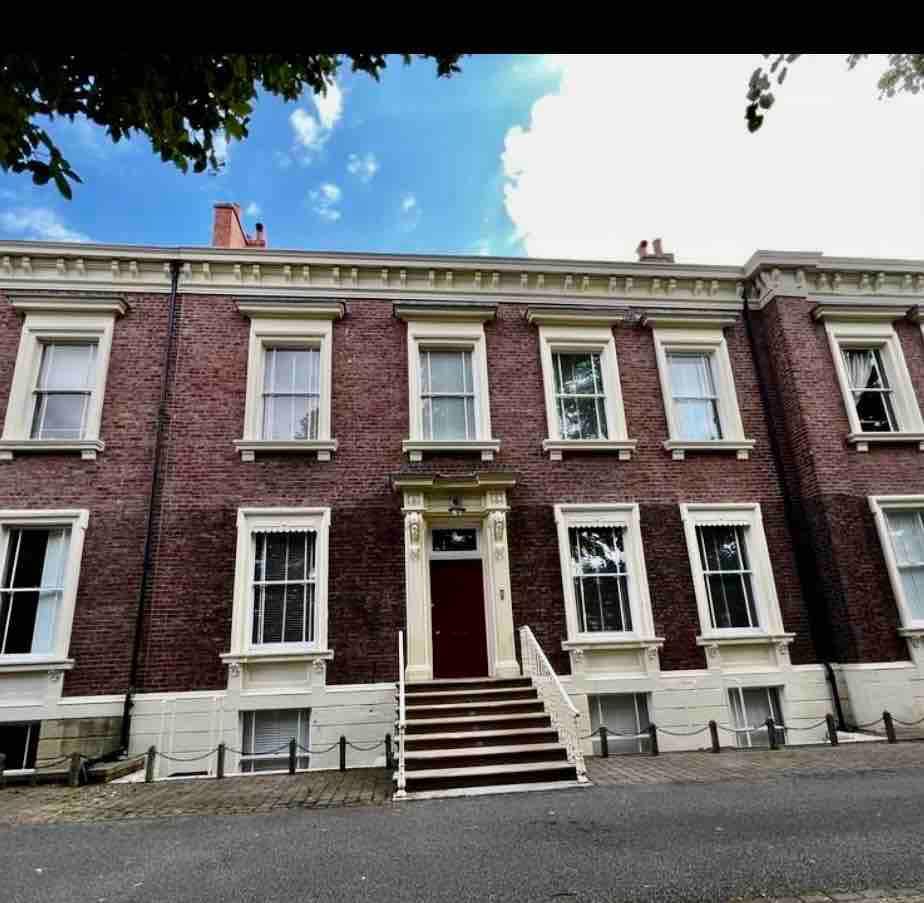 6 bedroom Victorian town house (Sunderland)