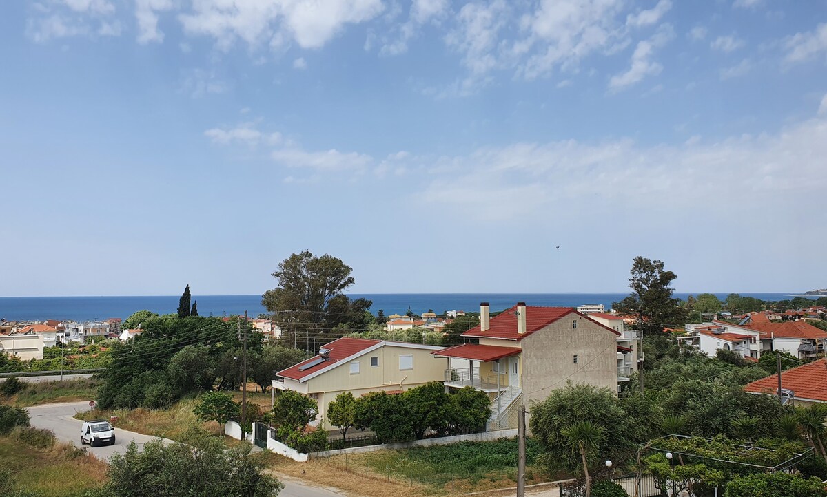 A balcony for the sea