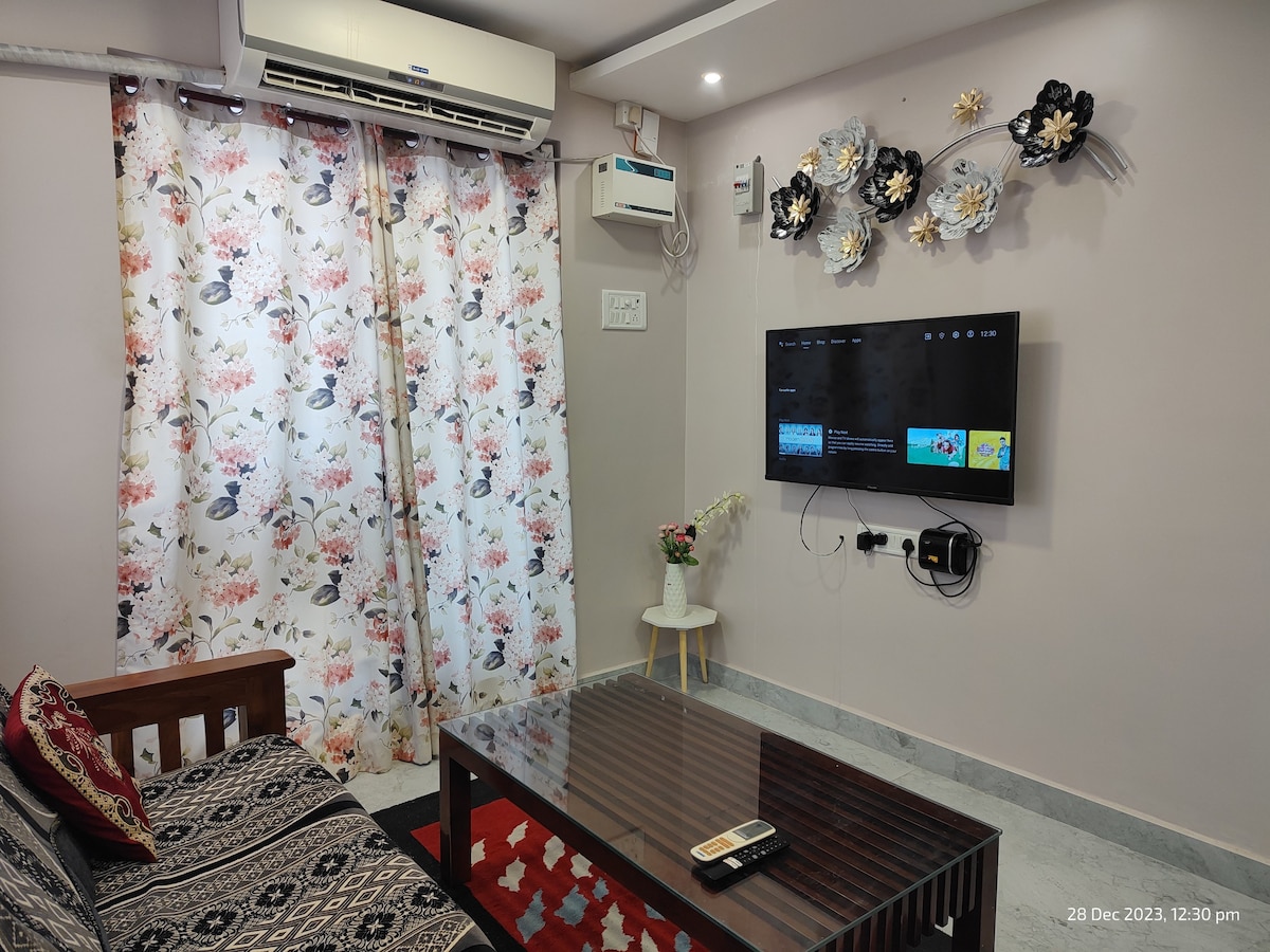 Nawa 'z Luxe Pad 1 BHK @ Sky of Adyar -顶层公寓