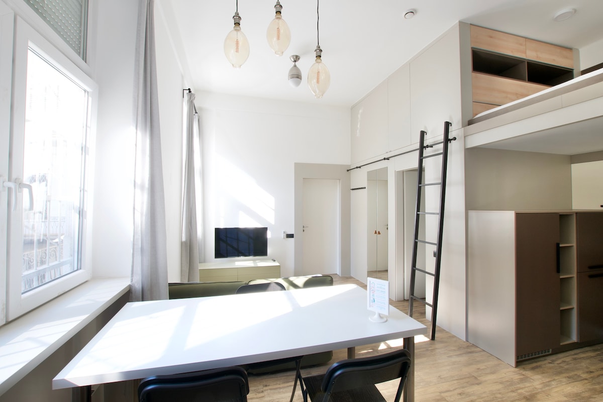 Standard Apartment by Hi5 - Next to Gellért spa